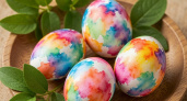 Больше никакой шелухи и наклеек: простой способ покраски яиц содой, на выходе — нежные акварельные узоры