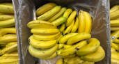Никогда бы не догадалась: работница супермаркета показала, как хранить бананы без черноты – 14 дней и хоть сейчас на стол