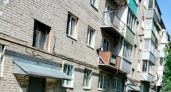 В Гусь-Хрустальном 6-летней девочке-инвалиду приходится подниматься домой на руках родителей