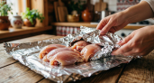 Матовой или блестящей стороной наружу: как правильно заворачивать продукты в фольгу — в давнем споре хозяек поставлена жирная точка